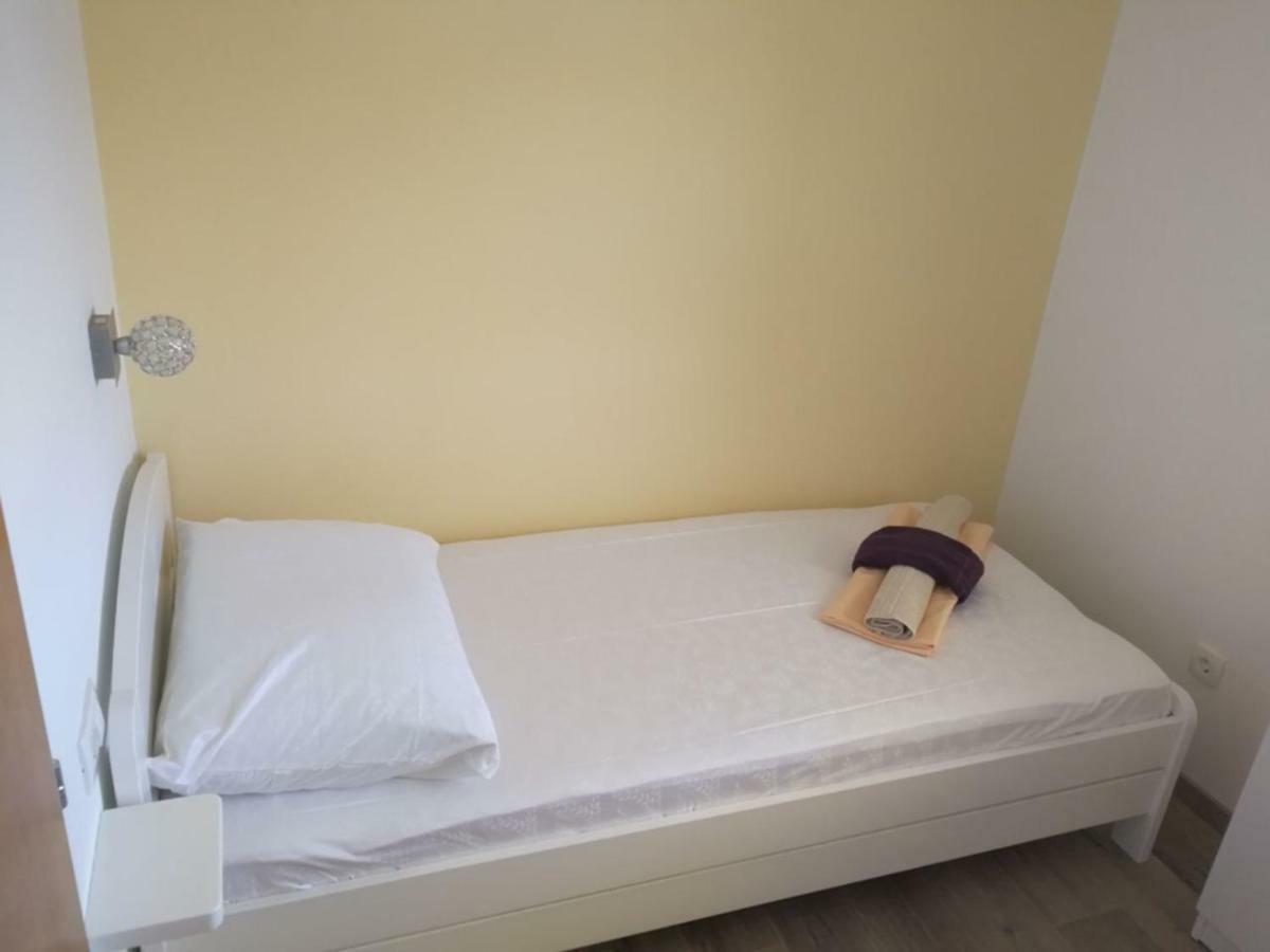 Apartments Prpic Seget Vranjica Pokoj fotografie