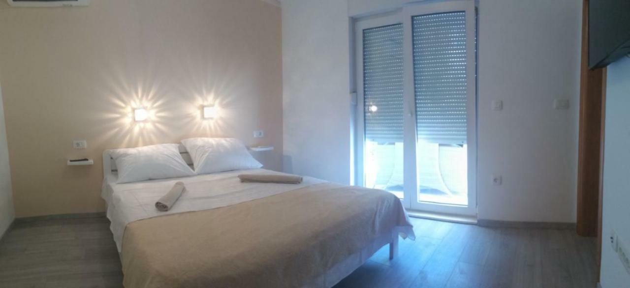 Apartments Prpic Seget Vranjica Pokoj fotografie