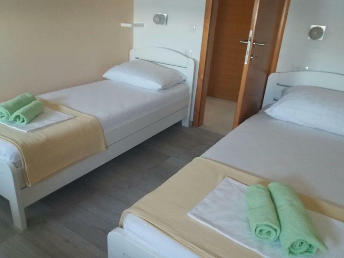 Apartments Prpic Seget Vranjica Pokoj fotografie